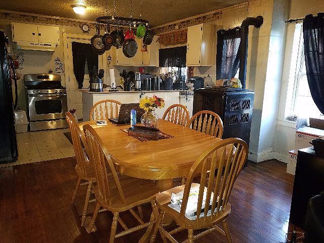 2nd image of 203 Brooks Ave