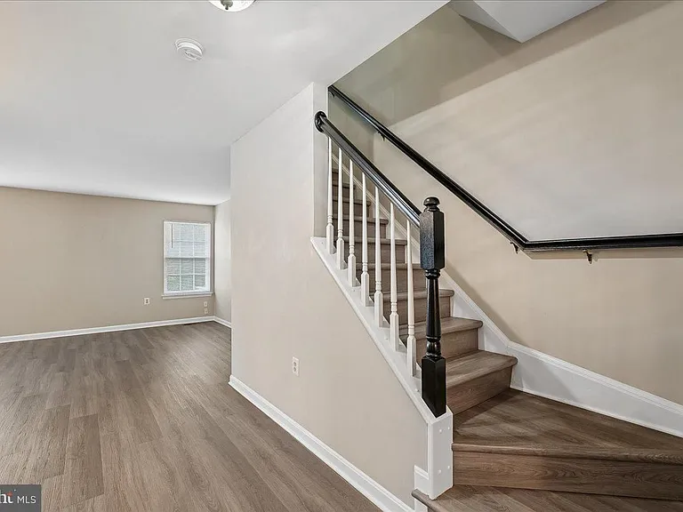 104 Frazer Dr — Photo 22
