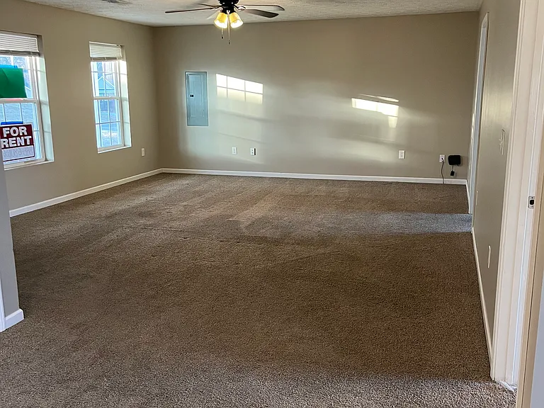 1055 Rosella Dr — Photo 7