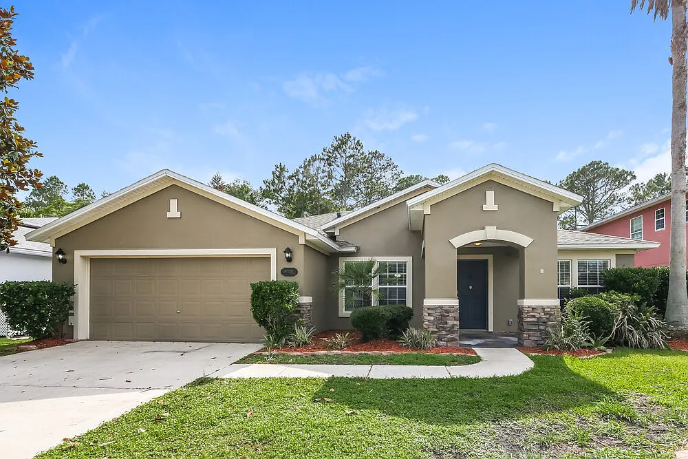 3 bed, 2.0 bath, 2332 sqft, $2,160 — Photo 1