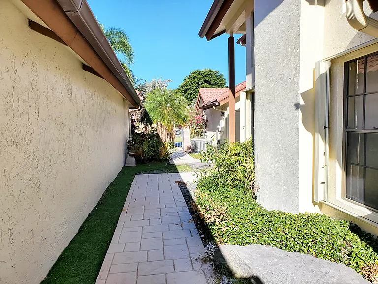 21742 Club Villa Ter — Photo 34