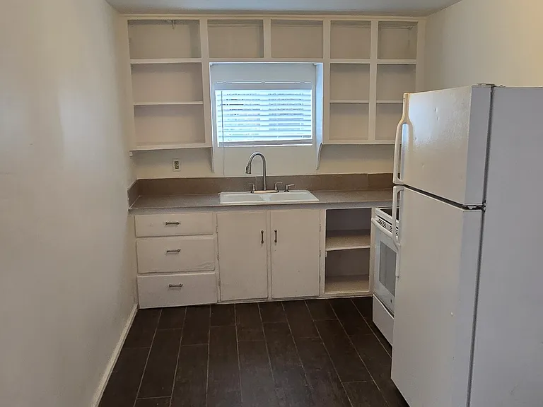 940 S Stone Ave — Photo 10