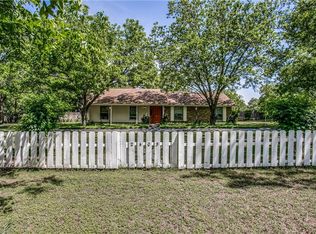 2405 N Pleasant Cir, Arlington, TX 76015