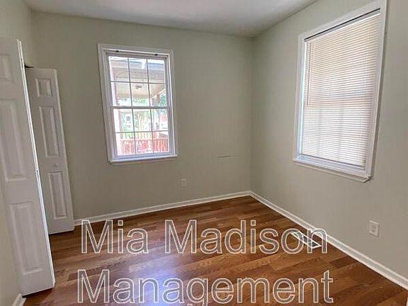 2nd image of 1709 Le Grand St