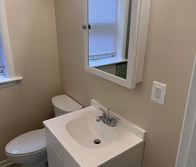1219 C St NE #B — Photo 9