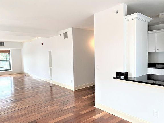 5th image of 1 S Astor St APT 304