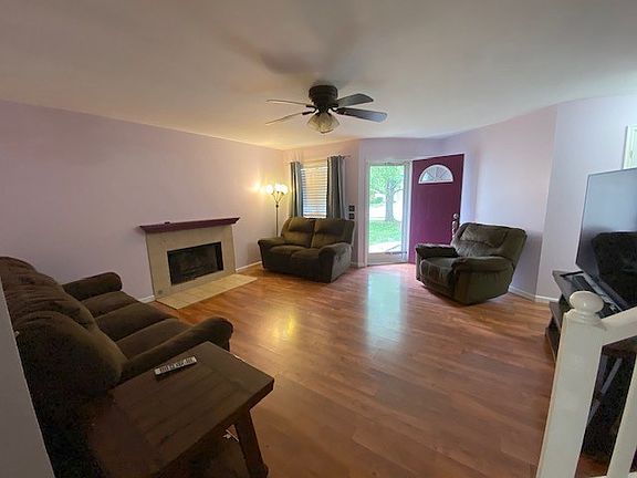 3rd image of 2409 Woodlawn Dr