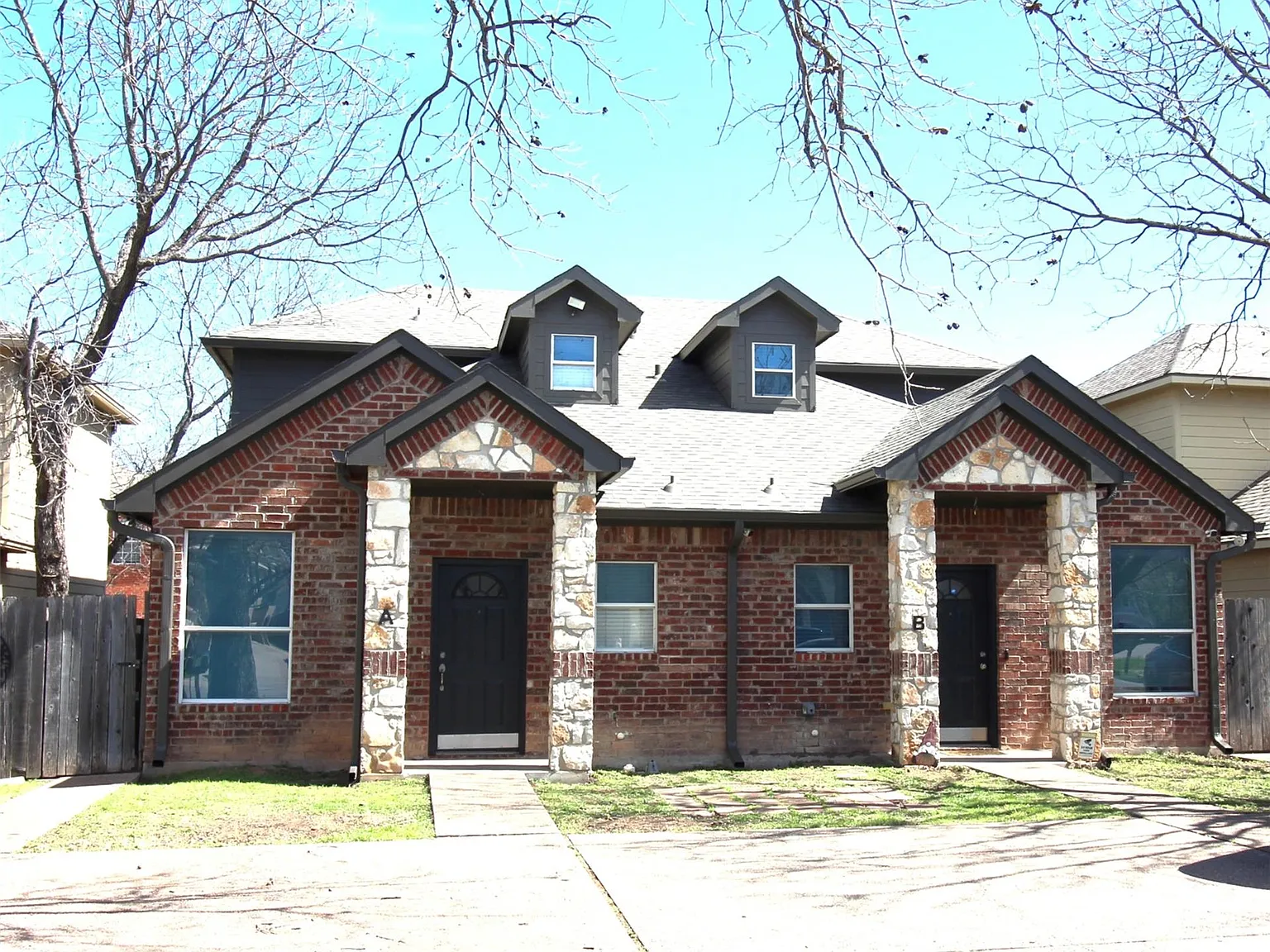 4 bed, 2.0 bath, 1400 sqft, $1,850 — Photo 1