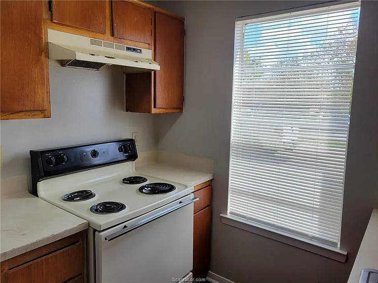 2905 Prairie Flower Cir #B — Photo 6