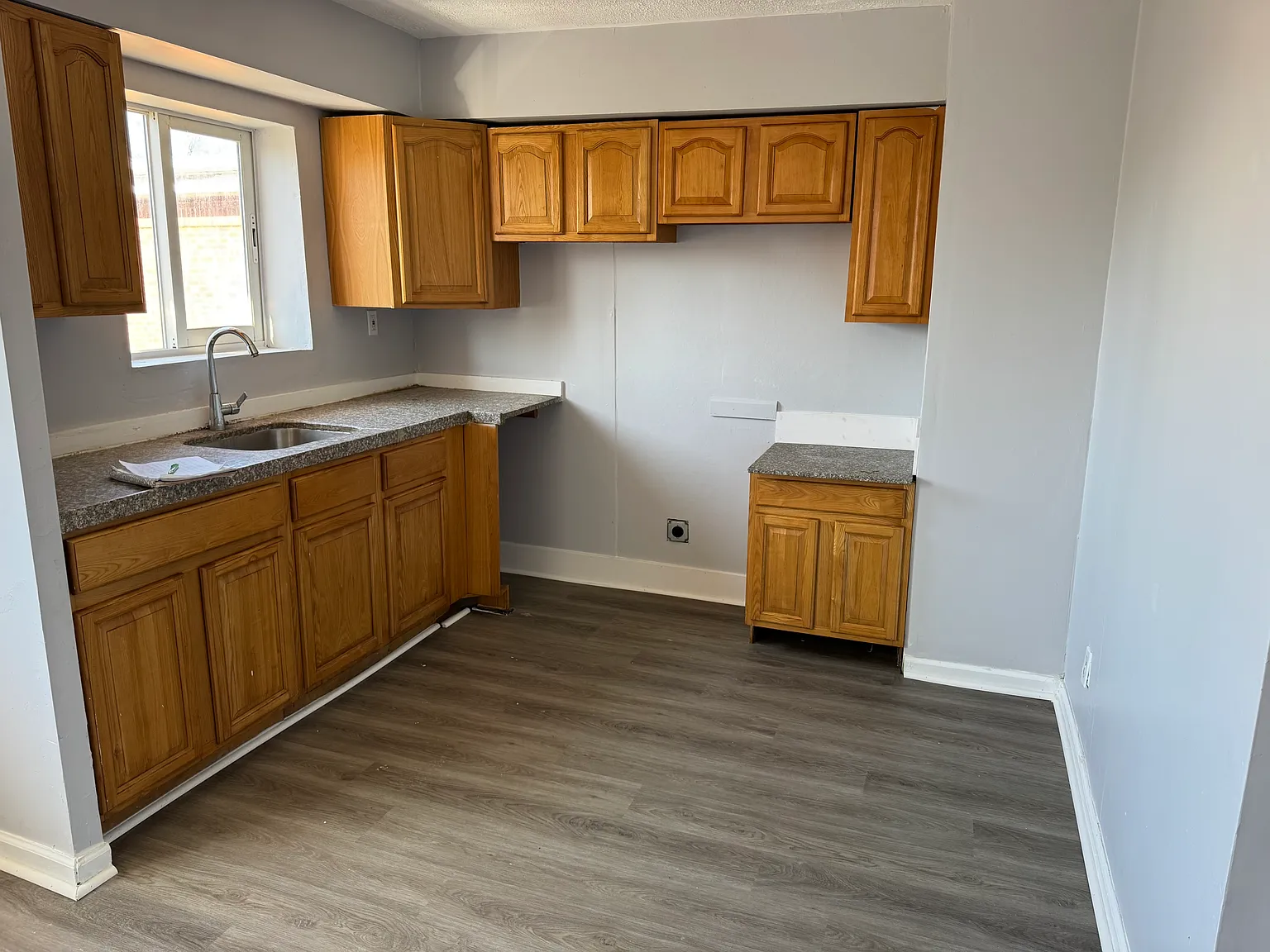 2 bed, 850 sqft, $1,000 — Photo 1