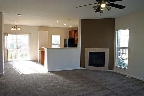 1102 Yellow Dogwood Hts — Photo 3