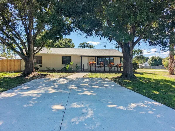 5401 Palm Drive, Fort Pierce, FL 34982