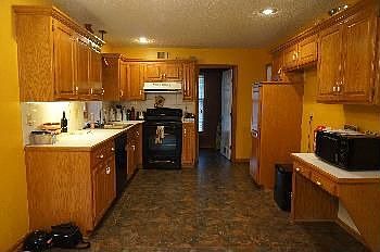 5th image of 1111 SW Eastman Ct