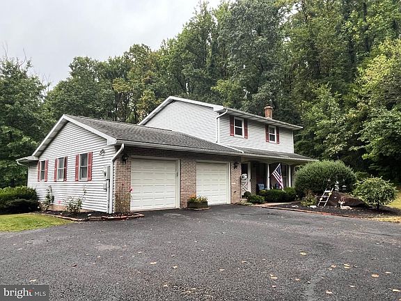 5th image of 1005 Mill Hill Rd