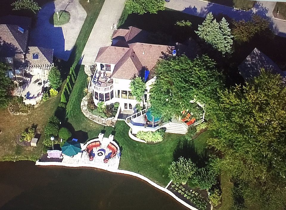 1st image of 6242 Inverurie Dr W