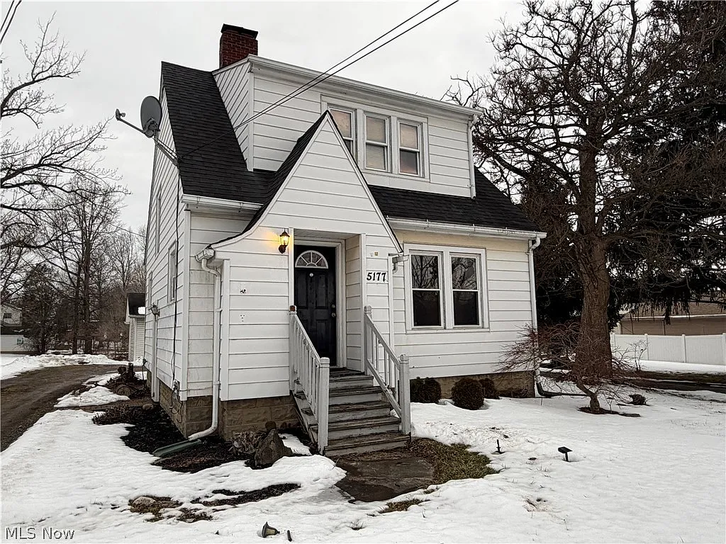 5177 Mahoning Ave NW photo 1