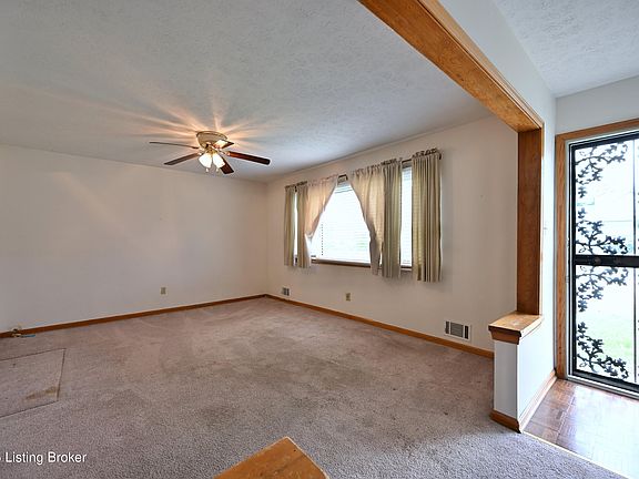 4th image of 2314 Montgomery St