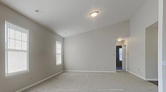 2nd image of 1004 Redwood Dr