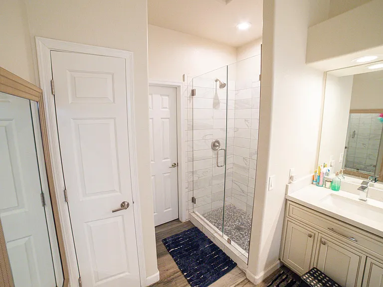 3226 E Rosemonte Dr — Photo 10