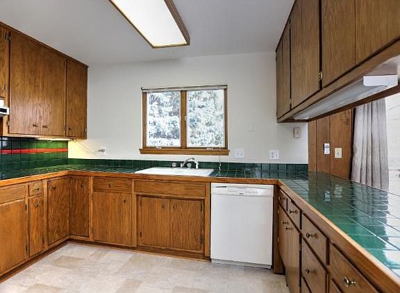 4th image of 100 Imperial Dr W APT 501