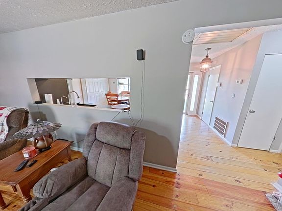 4th image of 103 Brookwood Dr