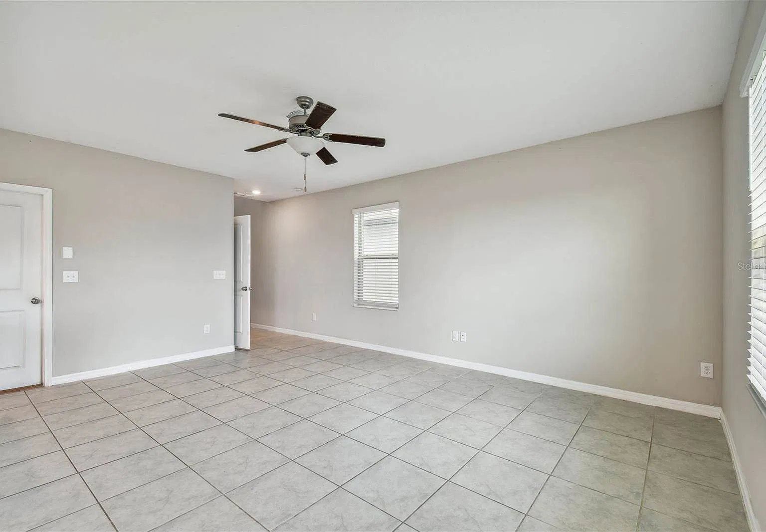 4 bed, 2.5 bath, 1870 sqft, $2,600 — Photo 4