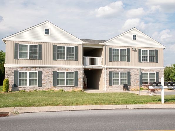 200 Larkspur Ln #104