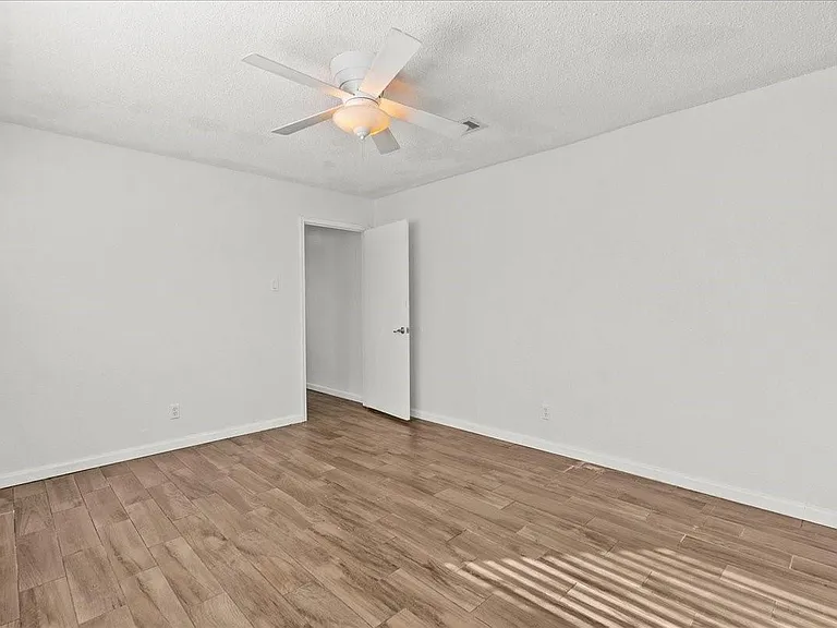 3705 Misty Cove Ct — Photo 23