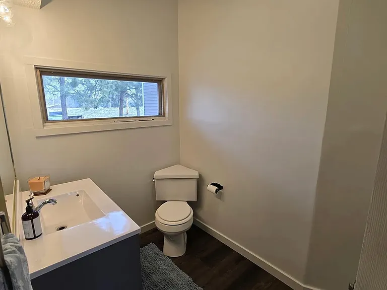 720 Boulevard St — Photo 5