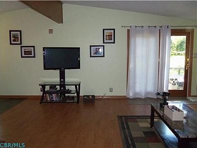 4th image of 510 Marion Manor Woods