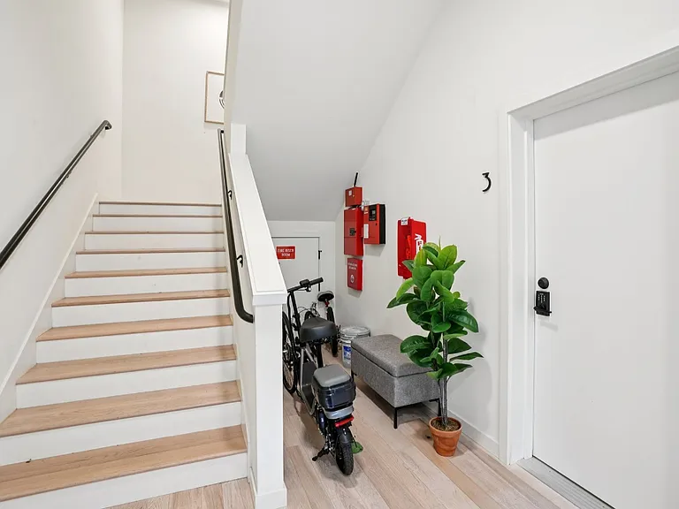 6610 N Greenwich Ave #9 — Photo 11
