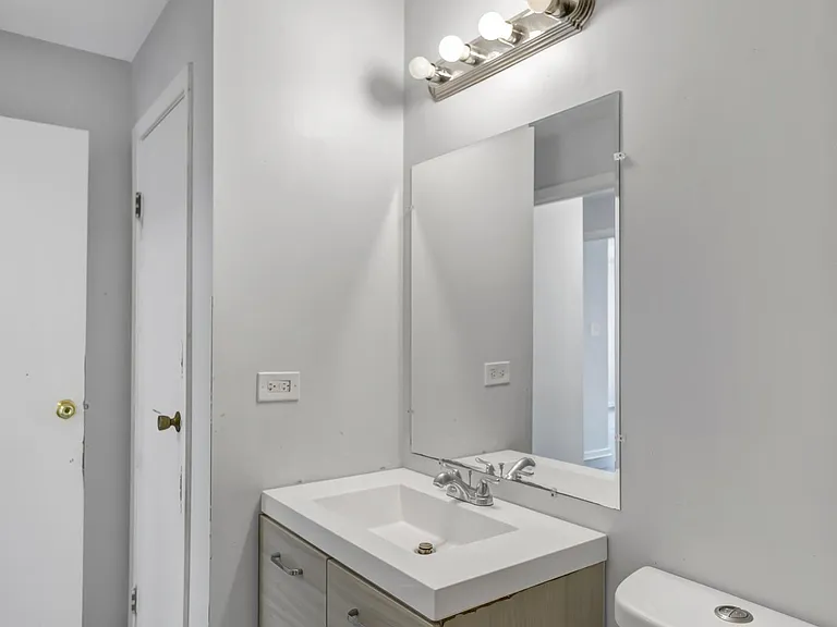 715 Heritage Dr #214 — Photo 4