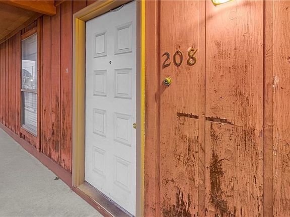 2nd image of 1448 Carrollton Ave APT 208