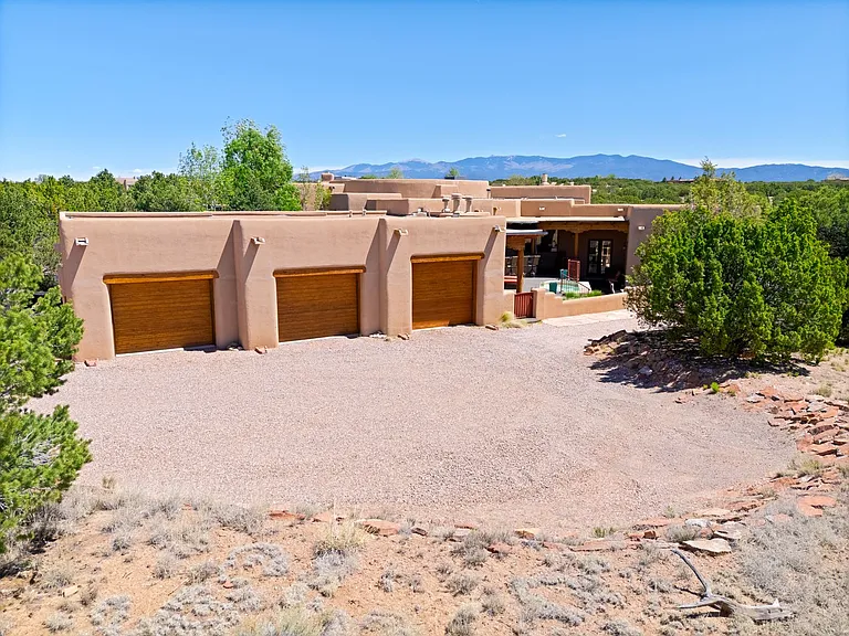 4 Bishops Dome Rd — Photo 45