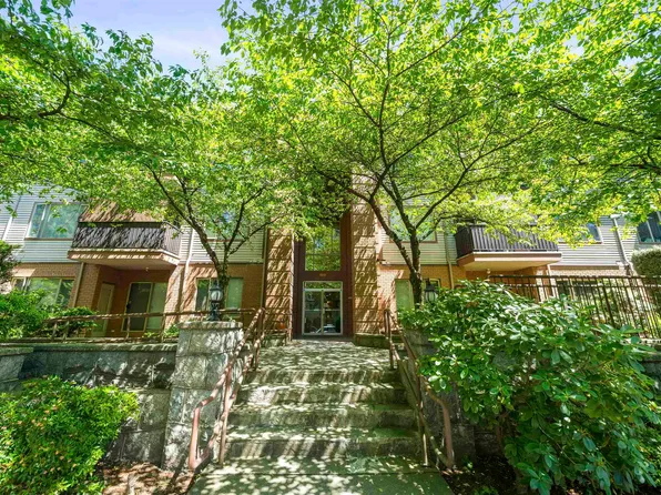 6688 Burlington Ave #105, Burnaby, BC V5H 3M9