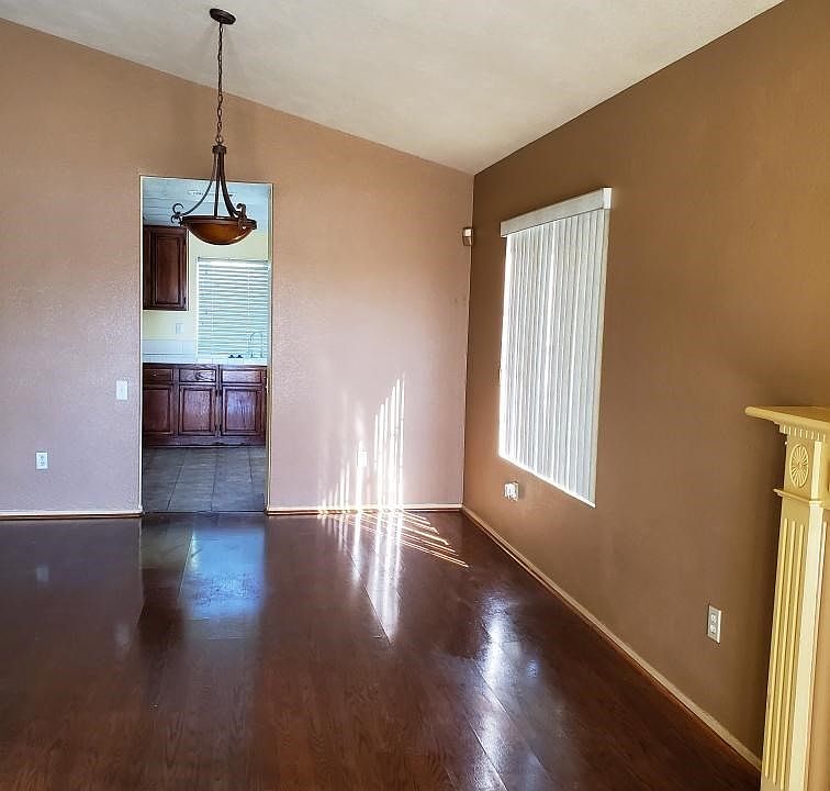 2nd image of 807 Manzanita St