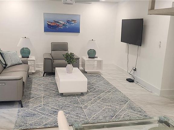 4th image of 3000 Gulf Shore BLVD N #113