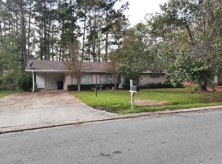 102 Powell Dr, Leesville, LA 71446