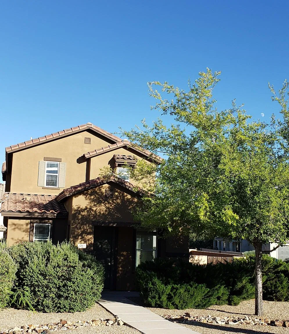 3 bed, 2.5 bath, 1378 sqft, $2,200 — Photo 1