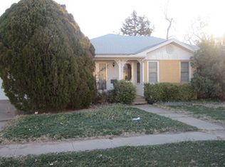 1212 Bowie St, Wellington, TX 79095