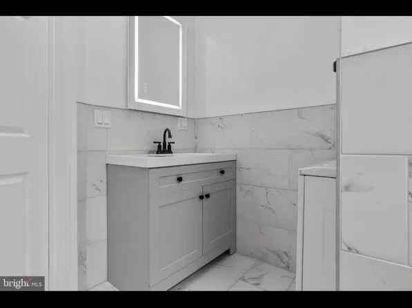 2328 Nicholas St, Philadelphia, PA 19121