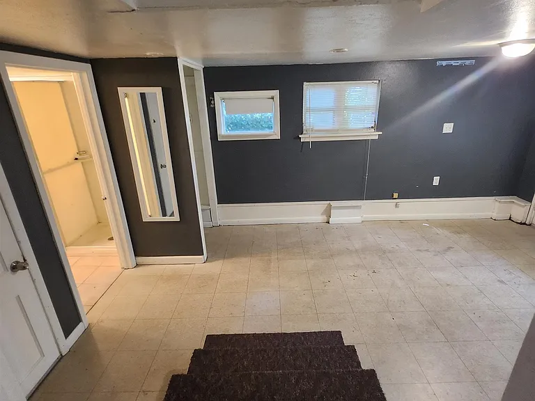 110 Barbara St — Photo 15