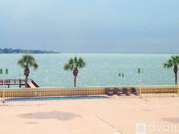 5th image of 7100 Sunshine Skyway Ln S #4THFLOOR
