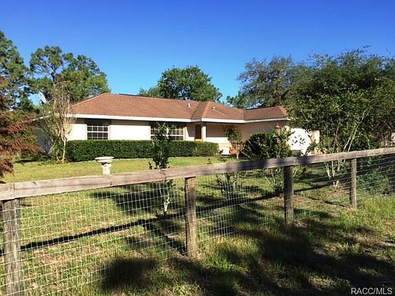 3rd image of 235 NW Mandrake Dr