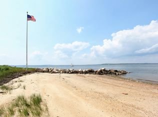 27 Beverly Rd, Pocasset, MA 02559