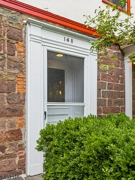 4 bed, 2.5 bath, $3,900 — Photo 3