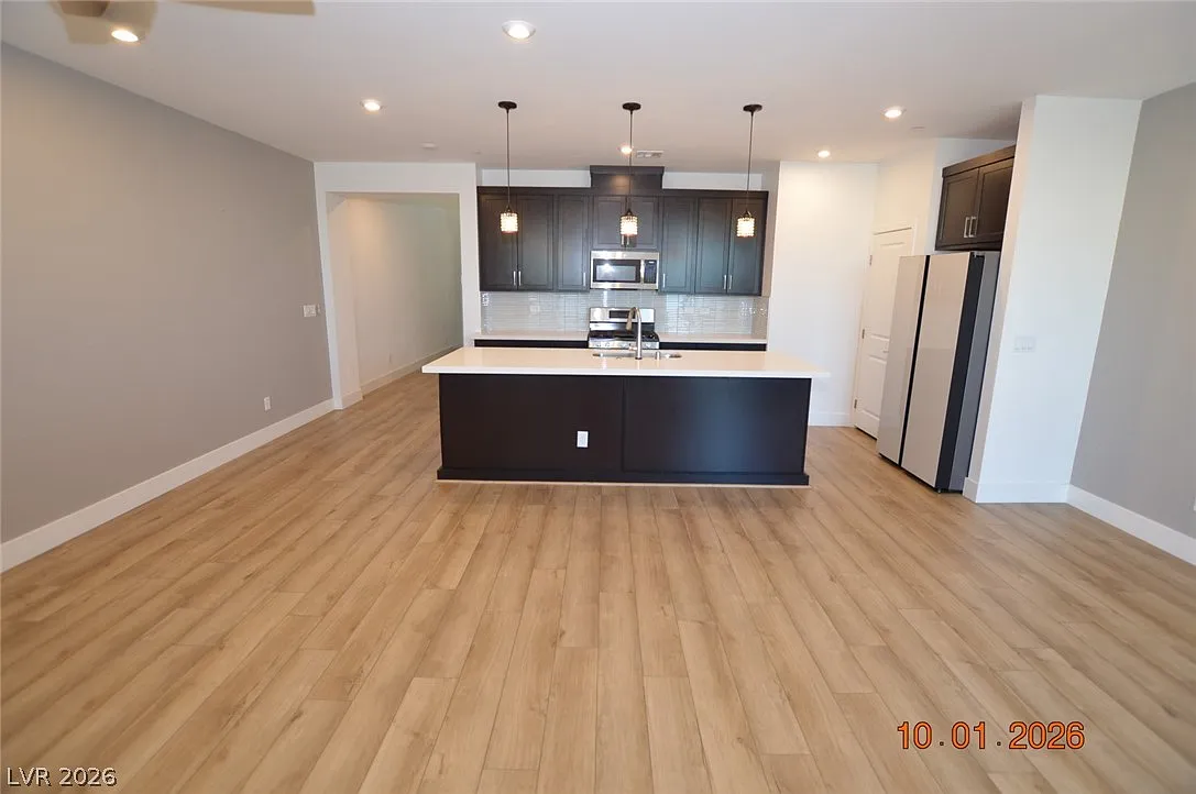 752 Echelon St — Photo 3