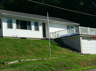 106 W 5th St, Dallas City, IL 62330