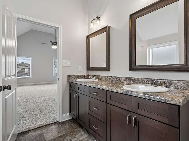 1240 Winterset Dr — Photo 43