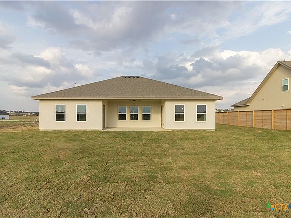 5th image of 221 Colonial Ln
